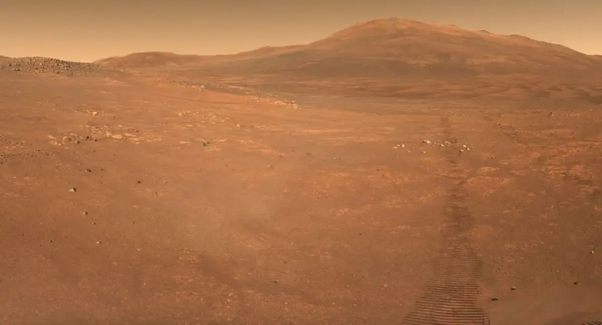 NASA показало вдохновляющие панорамы Марса от Curiosity и Perseverance-0
